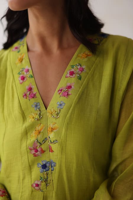 Shop Begum Green Silk, Cotton, Beads, Applique, Floral Kurta Set Online at Aza Fashions Shop_Begum_Green Silk, Cotton, Beads, Applique, Floral Kurta Set _Online_at_Aza_Fashions