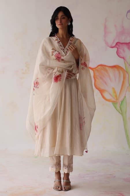 Begum Nargis Hand Embroidered Kurta Set 