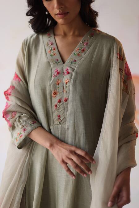 Begum_Green Silk, Cotton, Embroidery, Nargis Hand Kurta Pant Set_Online_at_Aza_Fashions