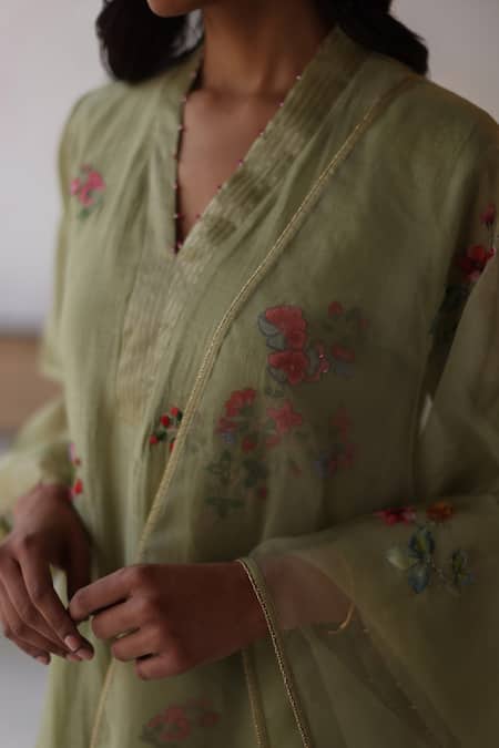 Shop Begum Green Chanderi Silk, Cotton, Organza Sequins, Nishat Hand Embroidered Kurta Set Online at Aza Fashions Shop_Begum_Green Chanderi Silk, Cotton, Organza Sequins, Nishat Hand Embroidered Kurta Set _Online_at_Aza_Fashions