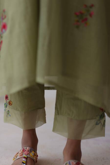 Buy Begum Green Chanderi Silk, Cotton, Organza Sequins, Nishat Hand Embroidered Kurta Set Buy_Begum_Green Chanderi Silk, Cotton, Organza Sequins, Nishat Hand Embroidered Kurta Set