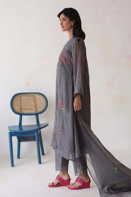Begum_Grey Chanderi Silk, Cotton, Organza Embroidery, Nishat Floral Kurta Set _Online_at_Aza_Fashions