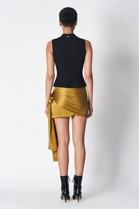 Shop 431-88 By Shweta Kapur Black Microfiber Micropoly Plain Sleeveless Blazer at Aza Fashions Shop_431-88 By Shweta Kapur_Black Microfiber Micropoly Plain Sleeveless Blazer_at_Aza_Fashions