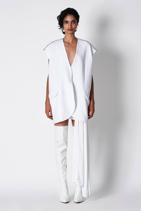 Buy 431-88 By Shweta Kapur White Crepe V-neck Jay Oversized V Waistcoat Online at Aza Fashions Buy_431-88 By Shweta Kapur_White Crepe V-neck Jay Oversized V Waistcoat _Online_at_Aza_Fashions