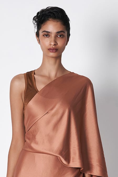 431-88 By Shweta Kapur Brown Crepe Kaai Versace Pre-draped Saree Online at Aza Fashions 431-88 By Shweta Kapur_Brown Crepe Kaai Versace Pre-draped Saree _Online_at_Aza_Fashions