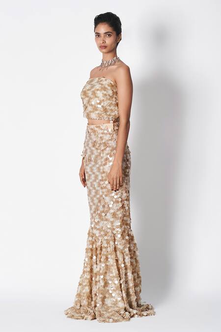 431-88 By Shweta Kapur Gold Silk Sequins Round Neck Ombre Embroidered Tube at Aza Fashions 431-88 By Shweta Kapur_Gold Silk Sequins Round Neck Ombre Embroidered Tube _at_Aza_Fashions