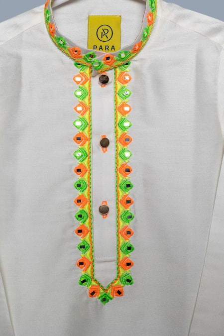 Buy_Para_White Spun Silk Placement Embroidery Floral Placket Kurta With Pant_Online_at_Aza_Fashions