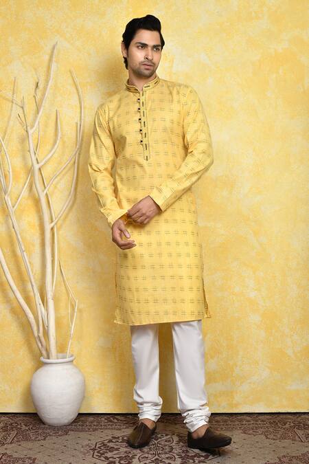 Arihant Rai Sinha_Yellow Cotton Mandarin Collar Printed Kurta Set _at_Aza_Fashions