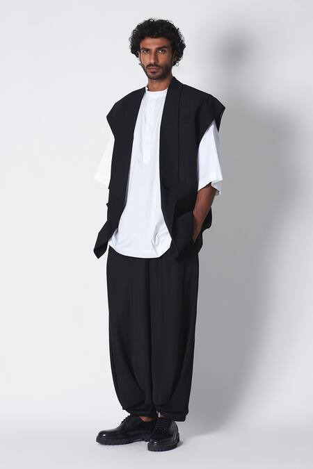 Buy_431-88 By Shweta Kapur_Black Microfiber Finn Tailored Sleeveless Blazer _Online_at_Aza_Fashions