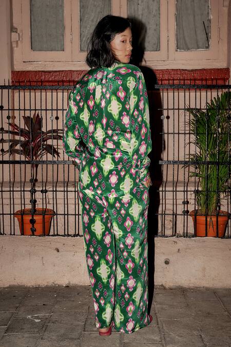 Shop_Style Junkiie_Green Crepe Lace Collared Ikat Pattern Front Tie-up Shirt _at_Aza_Fashions