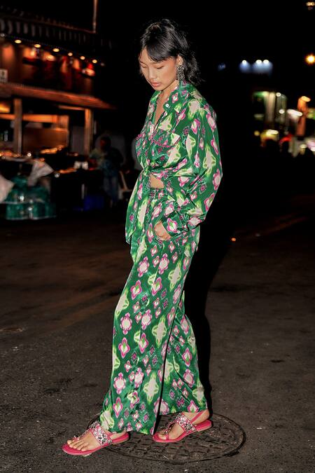 Style Junkiie_Green Crepe Printed Ikat Straight Pant _Online_at_Aza_Fashions