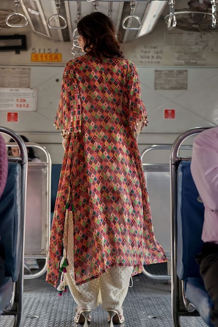 Shop Style Junkiie Red Georgette Tassels Open Neck Trellis Geometric Pattern Jacket at Aza Fashions Shop_Style Junkiie_Red Georgette Tassels Open Neck Trellis Geometric Pattern Jacket _at_Aza_Fashions