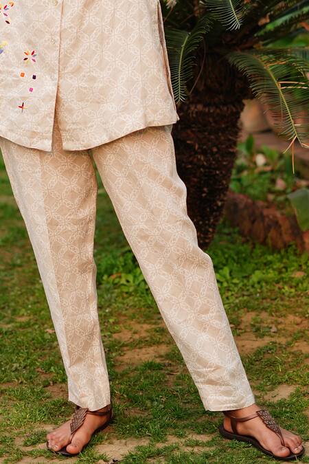 Buy_Linen Bloom_Beige 100% Linen Printed Star Pant _Online_at_Aza_Fashions