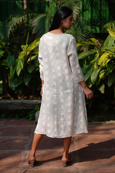 Linen Bloom_Beige Checkered Linen Cape _Online_at_Aza_Fashions