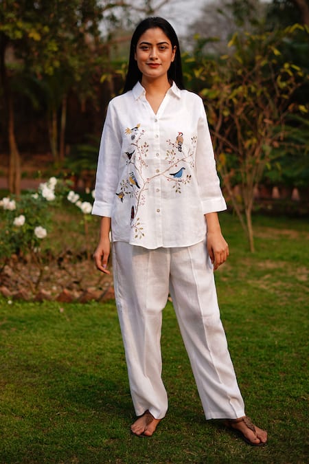 Linen Bloom White 100% Linen Embroidered Bird Collar Shirt