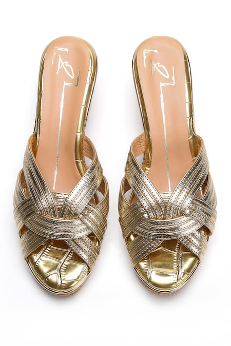 Nidhi Bhandari Intertwined Pattern Metallic Wedges 