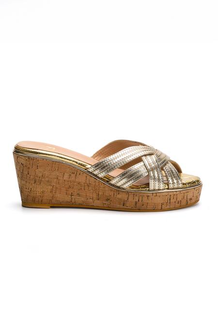 Nidhi Bhandari_Gold Intertwined Pattern Metallic Wedges _Online_at_Aza_Fashions