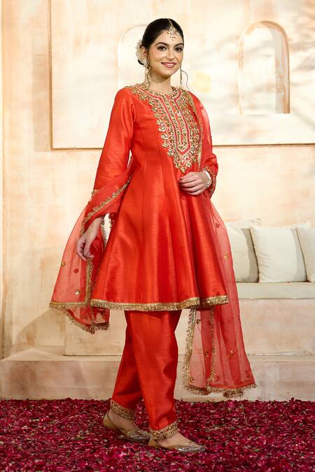 Buy_Preeti S Kapoor X AZA_Red Viscose, Silk Gota Patti, Embroidery Round Neck Floral Anarkali Set 