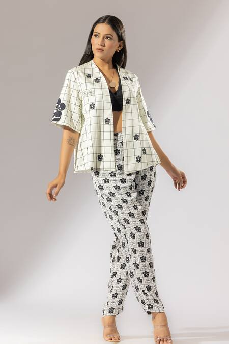 Thee Modern Roots Ivory Silk Satin Embroidery Open Checkered Fleur Print Kimono Jacket With Pant at Aza Fashions Thee Modern Roots_Ivory Silk Satin Embroidery Open Checkered Fleur Print Kimono Jacket With Pant _at_Aza_Fashions