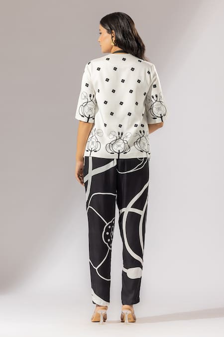 Shop Thee Modern Roots Ivory Silk Satin Open Neck Art Nouveau Bloom Print Kimono Jacket at Aza Fashions Shop_Thee Modern Roots_Ivory Silk Satin Open Neck Art Nouveau Bloom Print Kimono Jacket _at_Aza_Fashions