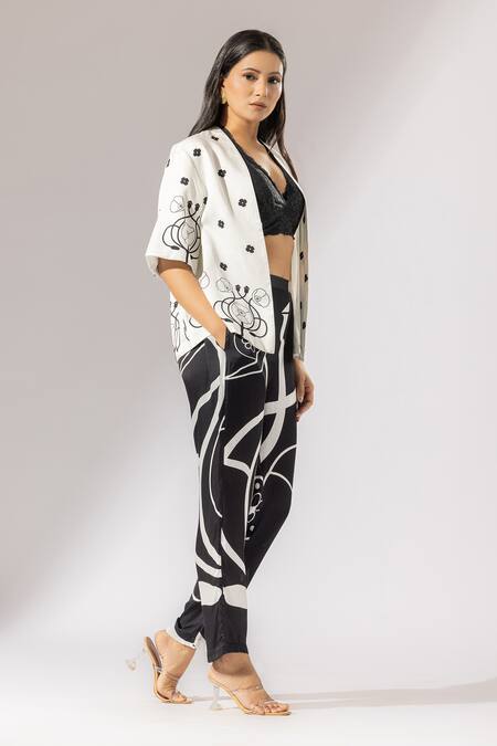 Buy Thee Modern Roots Ivory Silk Satin Open Neck Art Nouveau Bloom Print Kimono Jacket Online at Aza Fashions Buy_Thee Modern Roots_Ivory Silk Satin Open Neck Art Nouveau Bloom Print Kimono Jacket _Online_at_Aza_Fashions