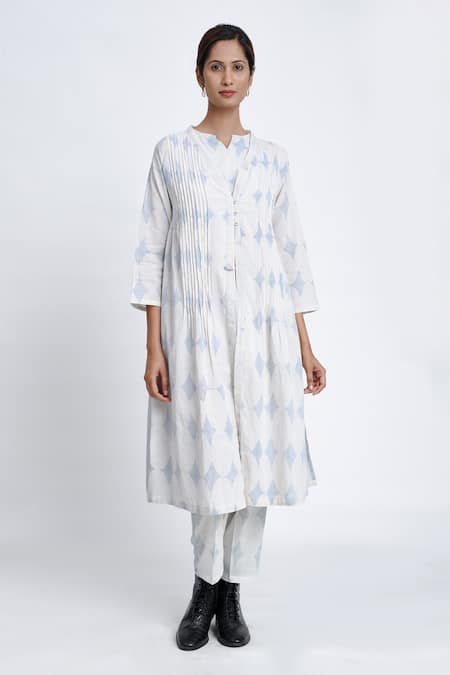 Buy JAYATI GOENKA White Cotton Collared Diamond Print Robe Pant Set Online at Aza Fashions Buy_JAYATI GOENKA_White Cotton Collared Diamond Print Robe Pant Set _Online_at_Aza_Fashions