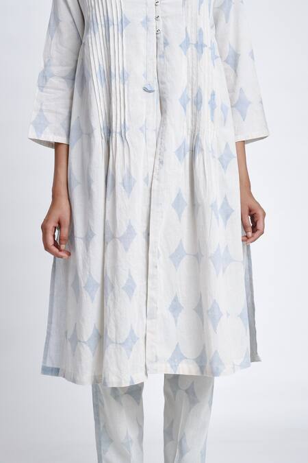 Shop JAYATI GOENKA White Cotton Collared Diamond Print Robe Pant Set Online at Aza Fashions Shop_JAYATI GOENKA_White Cotton Collared Diamond Print Robe Pant Set _Online_at_Aza_Fashions