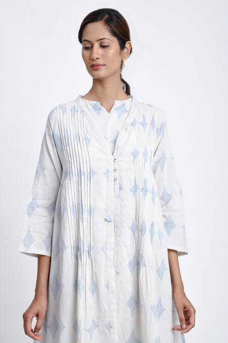 JAYATI GOENKA White Cotton Collared Diamond Print Robe Pant Set at Aza Fashions JAYATI GOENKA_White Cotton Collared Diamond Print Robe Pant Set _at_Aza_Fashions