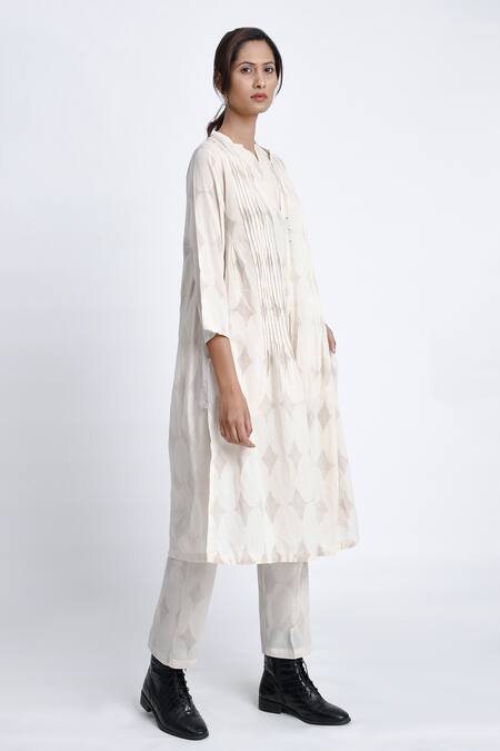 Buy_JAYATI GOENKA_White Cotton Embroidery Button-down Neck, Keyhole Block Printed Robe Pant Set _Online_at_Aza_Fashions