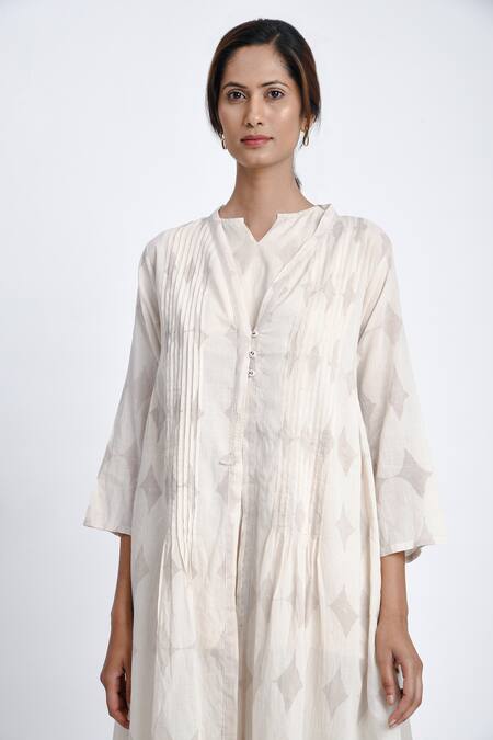 JAYATI GOENKA_White Cotton Embroidery Button-down Neck, Keyhole Block Printed Robe Pant Set _at_Aza_Fashions