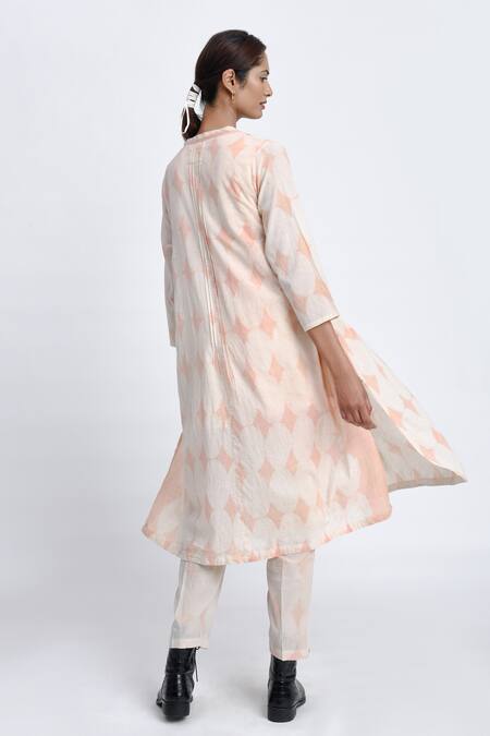 JAYATI GOENKA White Cotton Diamonds Split V-neck Block Print Robe Pant Set at Aza Fashions JAYATI GOENKA_White Cotton Diamonds Split V-neck Block Print Robe Pant Set _at_Aza_Fashions