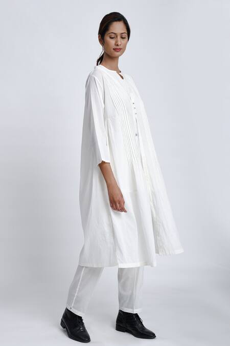 JAYATI GOENKA White Cotton Collared Pintuck Robe Pant Set Online at Aza Fashions JAYATI GOENKA_White Cotton Collared Pintuck Robe Pant Set _Online_at_Aza_Fashions