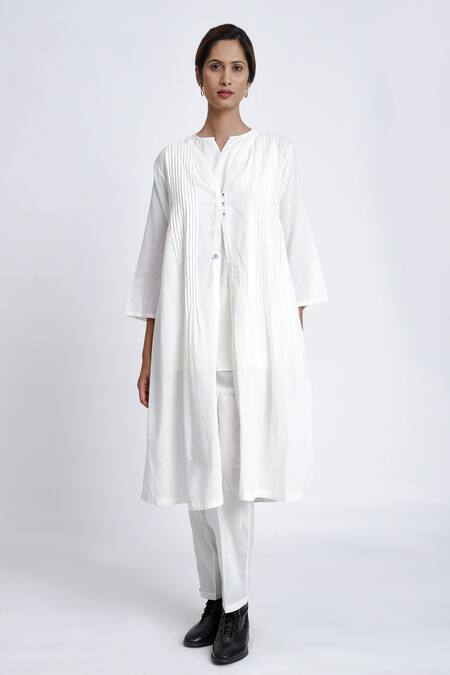 Buy JAYATI GOENKA White Cotton Collared Pintuck Robe Pant Set Online at Aza Fashions Buy_JAYATI GOENKA_White Cotton Collared Pintuck Robe Pant Set _Online_at_Aza_Fashions