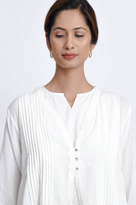 Shop JAYATI GOENKA White Cotton Collared Pintuck Robe Pant Set Online at Aza Fashions Shop_JAYATI GOENKA_White Cotton Collared Pintuck Robe Pant Set _Online_at_Aza_Fashions