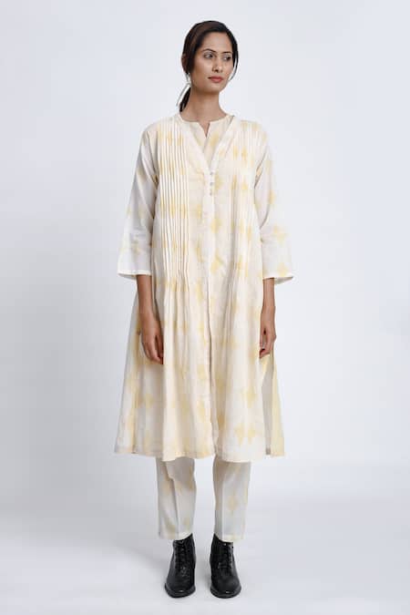 Buy JAYATI GOENKA White Cotton Collared, Button-down Neck Geometric Print Robe Pant Set Online at Aza Fashions Buy_JAYATI GOENKA_White Cotton Collared, Button-down Neck Geometric Print Robe Pant Set _Online_at_Aza_Fashions