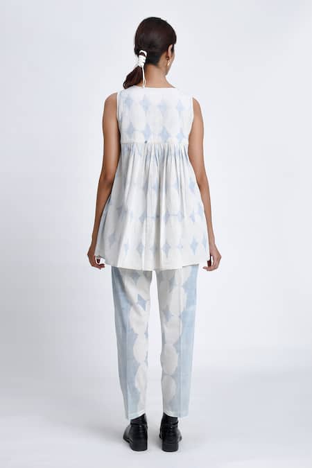 Shop JAYATI GOENKA White Cotton Open Neck Diamond Block Print Flared Top And Pant Set at Aza Fashions Shop_JAYATI GOENKA_White Cotton Open Neck Diamond Block Print Flared Top And Pant Set _at_Aza_Fashions