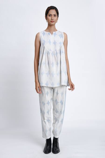 JAYATI GOENKA White Cotton Open Neck Diamond Block Print Flared Top And Pant Set Online at Aza Fashions JAYATI GOENKA_White Cotton Open Neck Diamond Block Print Flared Top And Pant Set _Online_at_Aza_Fashions