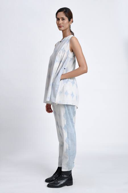 Shop JAYATI GOENKA White Cotton Open Neck Diamond Block Print Flared Top And Pant Set Online at Aza Fashions Shop_JAYATI GOENKA_White Cotton Open Neck Diamond Block Print Flared Top And Pant Set _Online_at_Aza_Fashions