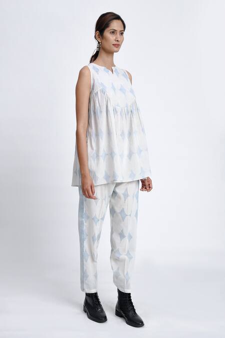 JAYATI GOENKA White Cotton Open Neck Diamond Block Print Flared Top And Pant Set at Aza Fashions JAYATI GOENKA_White Cotton Open Neck Diamond Block Print Flared Top And Pant Set _at_Aza_Fashions