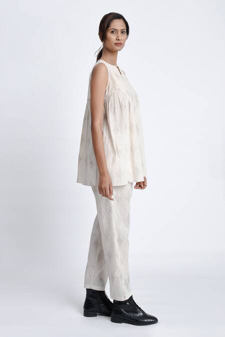 Shop JAYATI GOENKA White Cotton Embroidery Button-down Neck Block Printed Top And Pant Set Online at Aza Fashions Shop_JAYATI GOENKA_White Cotton Embroidery Button-down Neck Block Printed Top And Pant Set _Online_at_Aza_Fashions