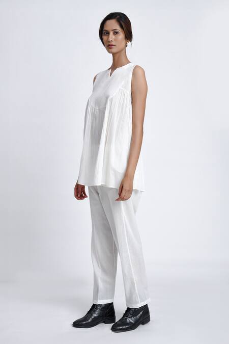 JAYATI GOENKA White Cotton Split V-neck Flared Top And Pant Set Online at Aza Fashions JAYATI GOENKA_White Cotton Split V-neck Flared Top And Pant Set _Online_at_Aza_Fashions