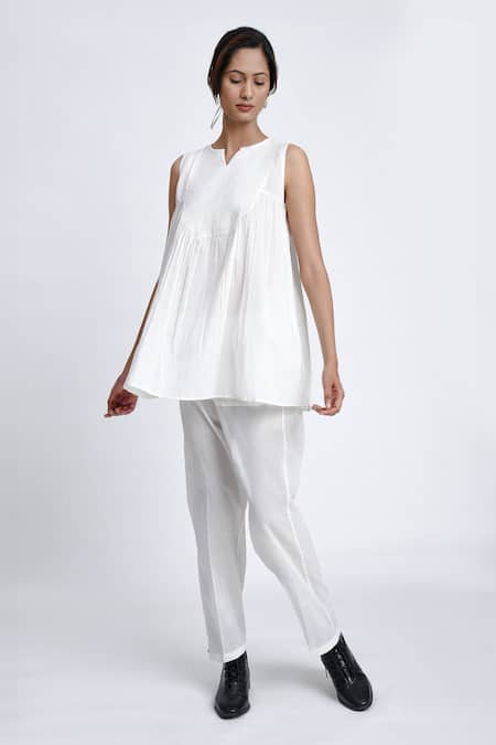 Shop JAYATI GOENKA White Cotton Split V-neck Flared Top And Pant Set Online at Aza Fashions Shop_JAYATI GOENKA_White Cotton Split V-neck Flared Top And Pant Set _Online_at_Aza_Fashions