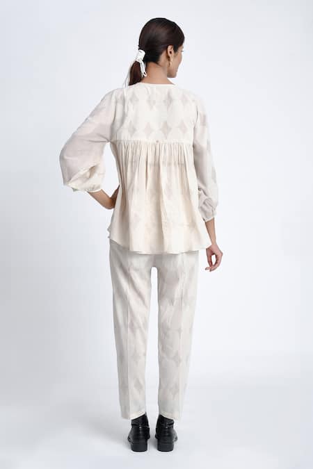 Shop JAYATI GOENKA Grey Cotton Diamonds Round Neck Printed Top And Pant Set at Aza Fashions Shop_JAYATI GOENKA_Grey Cotton Diamonds Round Neck Printed Top And Pant Set _at_Aza_Fashions