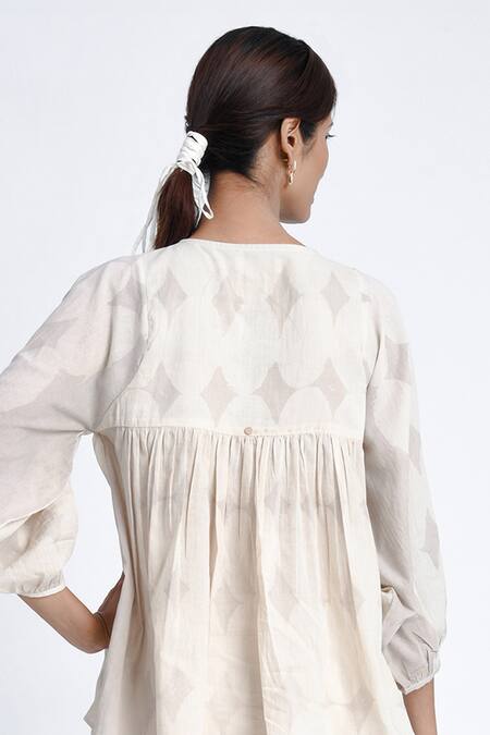 Buy JAYATI GOENKA Grey Cotton Diamonds Round Neck Printed Top And Pant Set Online at Aza Fashions Buy_JAYATI GOENKA_Grey Cotton Diamonds Round Neck Printed Top And Pant Set _Online_at_Aza_Fashions