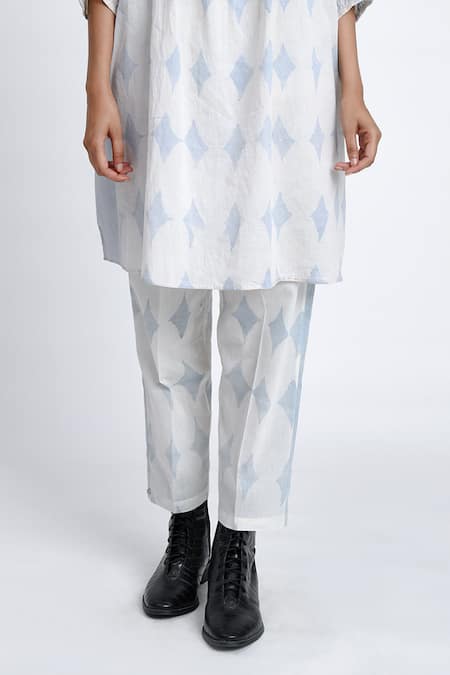 Buy JAYATI GOENKA White Cotton Round Neck Printed Tunic And Trouser Set Online at Aza Fashions Buy_JAYATI GOENKA_White Cotton Round Neck Printed Tunic And Trouser Set _Online_at_Aza_Fashions