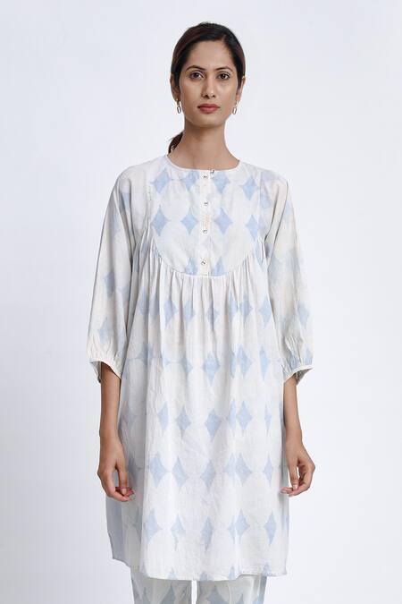 Shop JAYATI GOENKA White Cotton Round Neck Printed Tunic And Trouser Set Online at Aza Fashions Shop_JAYATI GOENKA_White Cotton Round Neck Printed Tunic And Trouser Set _Online_at_Aza_Fashions