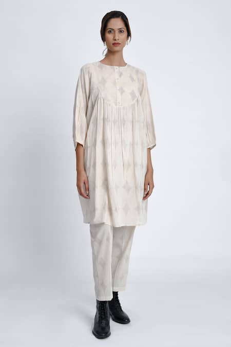 Buy_JAYATI GOENKA_White Cotton Round Neck Block Printed Tunic And Trouser Set _Online_at_Aza_Fashions