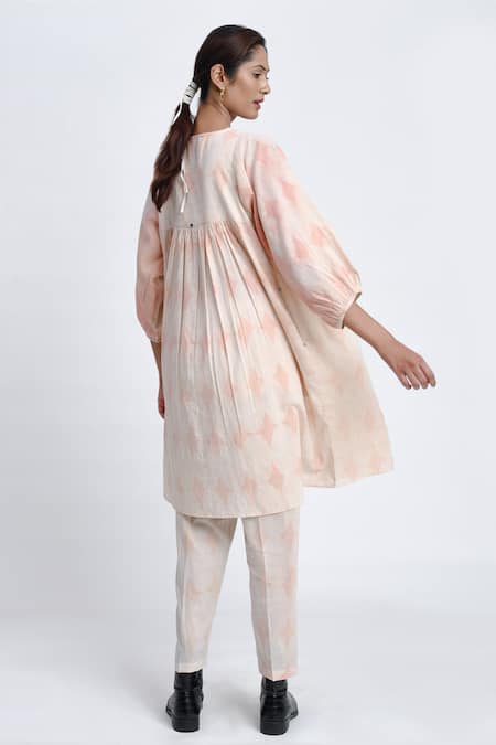 Shop JAYATI GOENKA White Cotton Embroidery Round Neck Diamond Print Tunic And Trouser Set at Aza Fashions Shop_JAYATI GOENKA_White Cotton Embroidery Round Neck Diamond Print Tunic And Trouser Set _at_Aza_Fashions