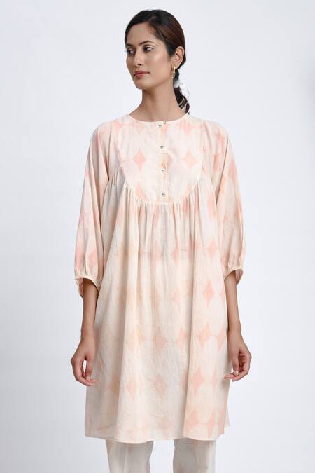 JAYATI GOENKA White Cotton Embroidery Round Neck Diamond Print Tunic And Trouser Set at Aza Fashions JAYATI GOENKA_White Cotton Embroidery Round Neck Diamond Print Tunic And Trouser Set _at_Aza_Fashions