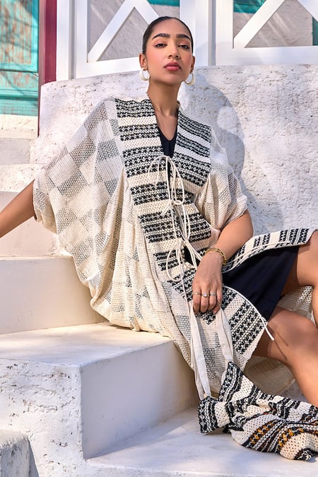 Buy_House Of Fett_Black Cotton V-neck Hawaii Crochet Cape With V Dress _Online_at_Aza_Fashions